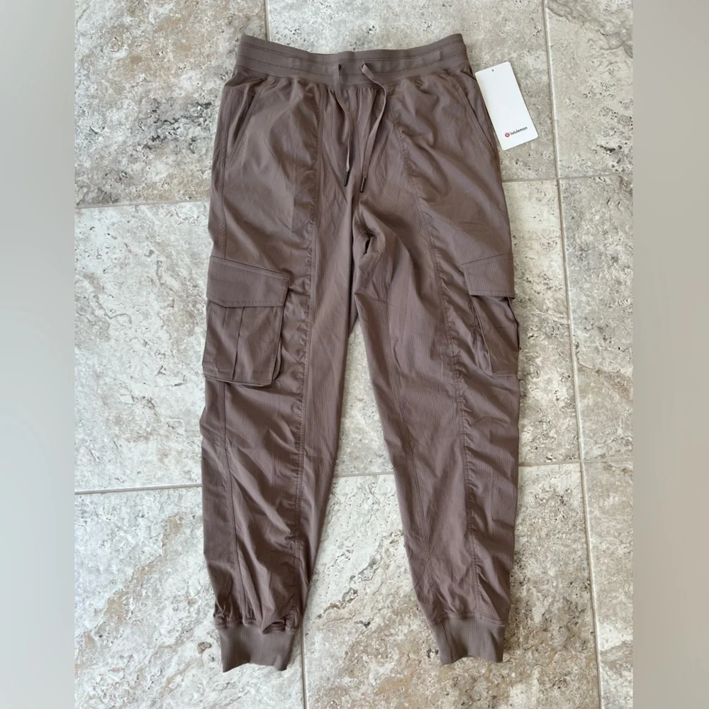 Lululemon NWT Dance Studio Relaxed-Fit Mid-Rise Cargo Jogger, Taupe Brown, S